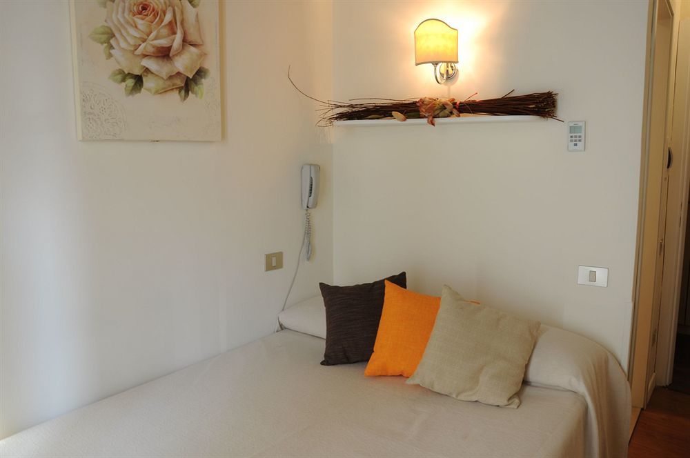 95 Rooms In Rom Exteriör bild