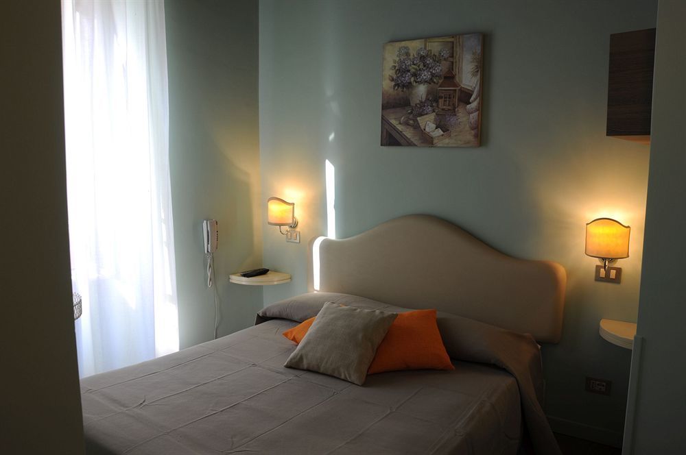 95 Rooms In Rom Exteriör bild